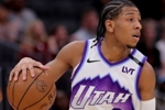 效率很高！肯尼迪&middot;钱德勒和贝兹&middot;姆本上半场各17分 合计22中15