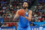 媒体人：麦基缺乏稳定的一对一单打能力 面对王哲林都以吃瘪告终