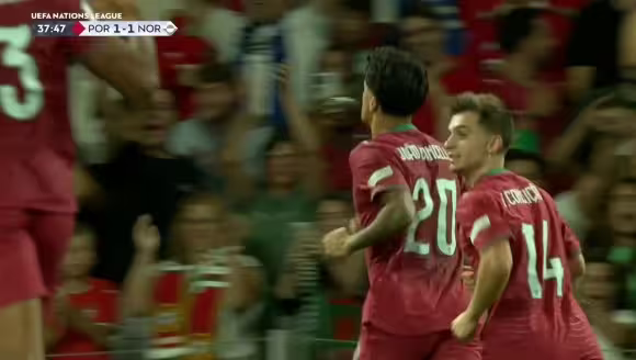 神仙打架！坎塞洛凌空外脚背抽射破门，葡萄牙扳平挪威！